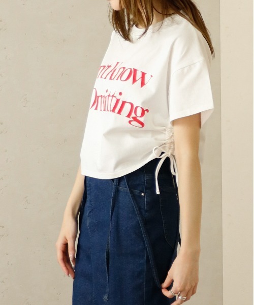 Per sist ence(パーシエンス)の「Per sist ence/パーシエンス サイドドロストクロップド丈Tシャツ(Tシャツ/カットソー・レディース・ホワイト/ブラック・FREE)」の12枚目の写真