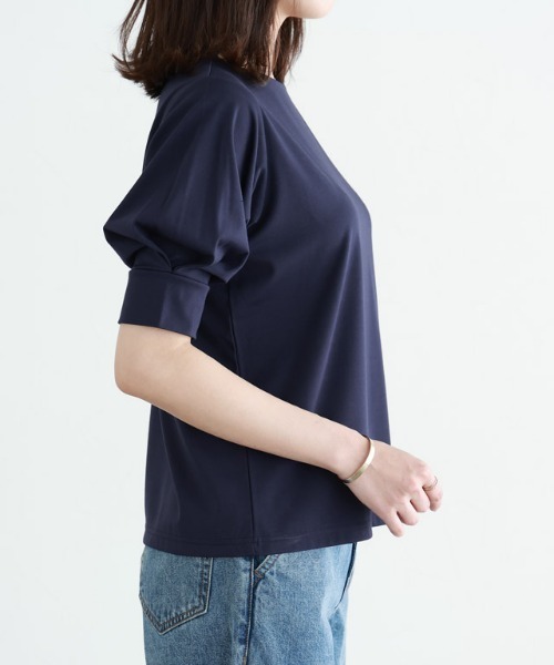 Pierrot(ピエロ)の「接触冷感パフスリーブTシャツ(Tシャツ/カットソー・レディース・ブラック/ネイビー/オフホワイト/ライトベージュ/ライトブルー/グレイッシュベージュ/ライトグレー/ベージュ系その他・M/L/LL)」の17枚目の写真