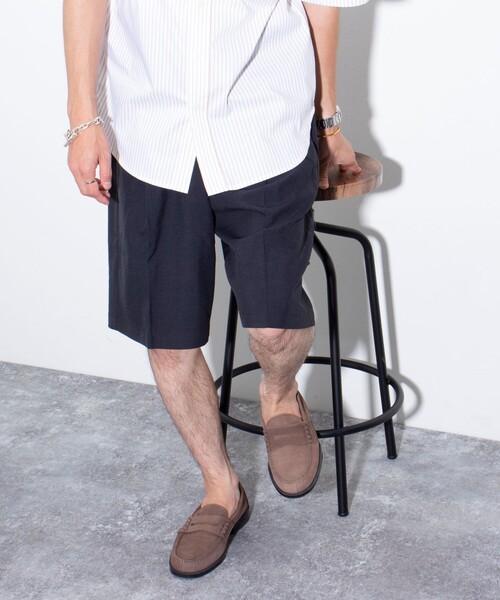 GLOSTER(グロスター)の「【GLOSTER/グロスター】シャンブレーエステル ツータックショーツ(その他パンツ・メンズ・チャコールグレー/ブラック/ベージュ・S/M/L)」の2枚目の写真