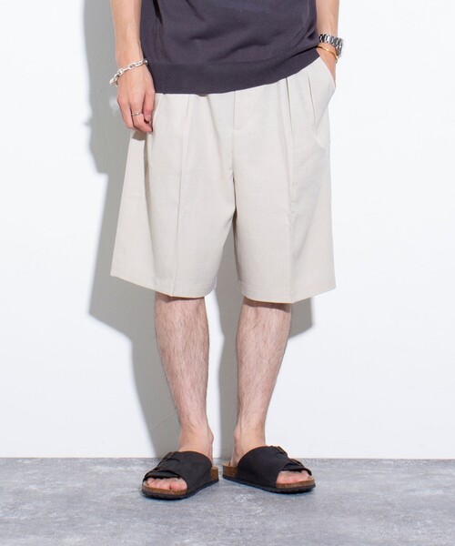 GLOSTER(グロスター)の「【GLOSTER/グロスター】シャンブレーエステル ツータックショーツ(その他パンツ・メンズ・チャコールグレー/ブラック/ベージュ・S/M/L)」の1枚目の写真