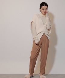 美シルエットテーパードパンツ