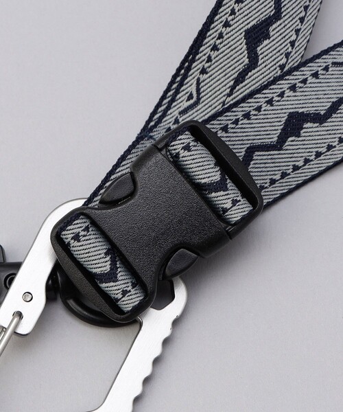 MANASTASH(マナスタッシュ)の「MANASTASH/マナスタッシュ SMARTPHONE STRAP 2.0 / スマートフォン ストラップ / スマホ コード(スマホグッズ・メンズ・ブラック/ネイビー・フリ-)」の4枚目の写真