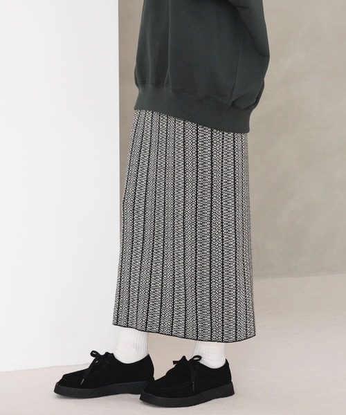 LEPSIM（レプシィム）の「12ゲージジャガードナロースカート　971236（スカート・レディース・ブラック/ネイビー/ブラウン・FREE/TALL）」の8枚目の写真