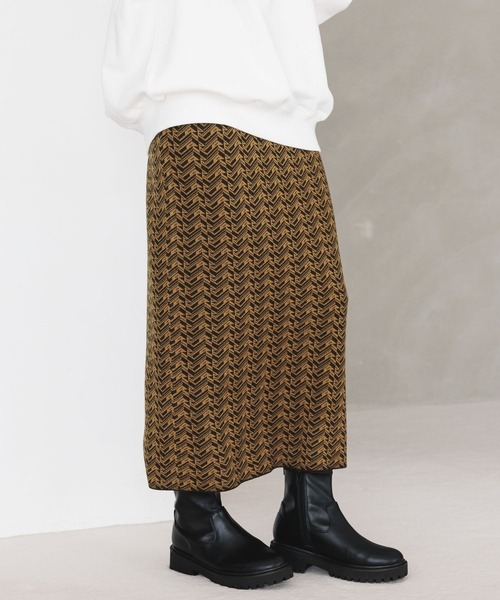 LEPSIM（レプシィム）の「12ゲージジャガードナロースカート　971236（スカート・レディース・ブラック/ネイビー/ブラウン・FREE/TALL）」の13枚目の写真