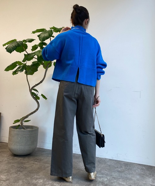 DouDou(ドゥドゥ)の「【WEB限定】ショート丈バックスリットタートル(Tシャツ/カットソー・レディース・ライトグレー/ピンク/オフホワイト/ブルー・FREE)」の16枚目の写真