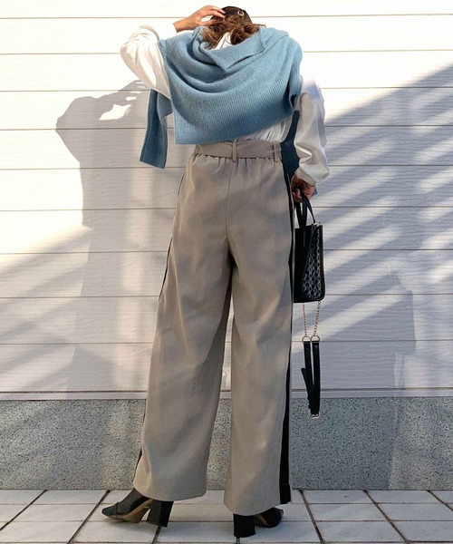 Q（キュー）の「ツイルピーチサイドラインワイドパンツ（その他パンツ・レディース・ブラック/ベージュ・MEDIUM）」の14枚目の写真