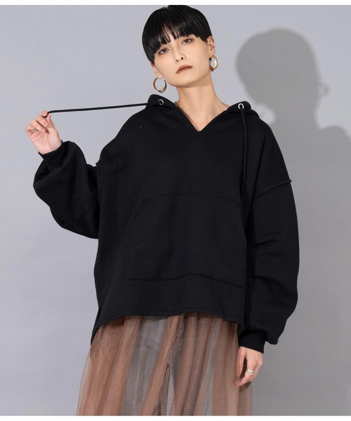 Settimissimo（セッティミッシモ）の「裏起毛 タックスリーブ オーバーサイズ パーカー フーディー（パーカー・レディース・グレイッシュベージュ/ブラック・FREE）」の3枚目の写真