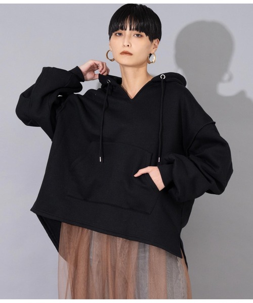 Settimissimo（セッティミッシモ）の「裏起毛 タックスリーブ オーバーサイズ パーカー フーディー（パーカー・レディース・グレイッシュベージュ/ブラック・FREE）」の6枚目の写真