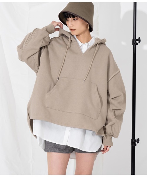 Settimissimo（セッティミッシモ）の「裏起毛 タックスリーブ オーバーサイズ パーカー フーディー（パーカー・レディース・グレイッシュベージュ/ブラック・FREE）」の12枚目の写真