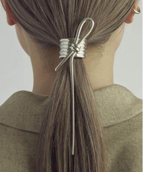 GOLDY(ゴールディ)の「【GOLDY】メタル ノット ヘアカフ / 6221104(ヘアゴム・レディース・ゴールド系その他2/シルバー系その他/シルバー/ゴールド・FREE)」の1枚目の写真