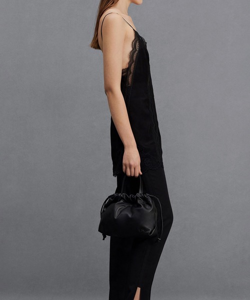 CHARLES & KEITH(チャールズ & キース)の「Glimpse グリンプス レザートップハンドルバッグ(ハンドバッグ・レディース・オフホワイト/ブラック/ライトブルー/ライトブラウン・S)」の3枚目の写真
