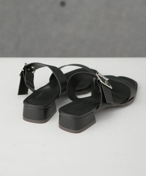 NANO universe（ナノユニバース）の「ゴールドバックルサンダル（サンダル・レディース・ベージュ/ブラック・36/38/37）」の6枚目の写真