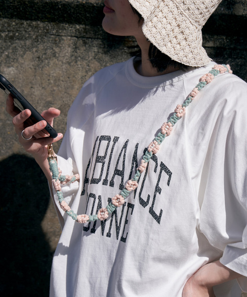 VENCEEXCHANGE(ヴァンスエクスチェンジ)の「ロングマクラメフラワーストラップ(スマホグッズ・レディース・ブラウン/オレンジ/ホワイト/ピンク・FREE)」の5枚目の写真
