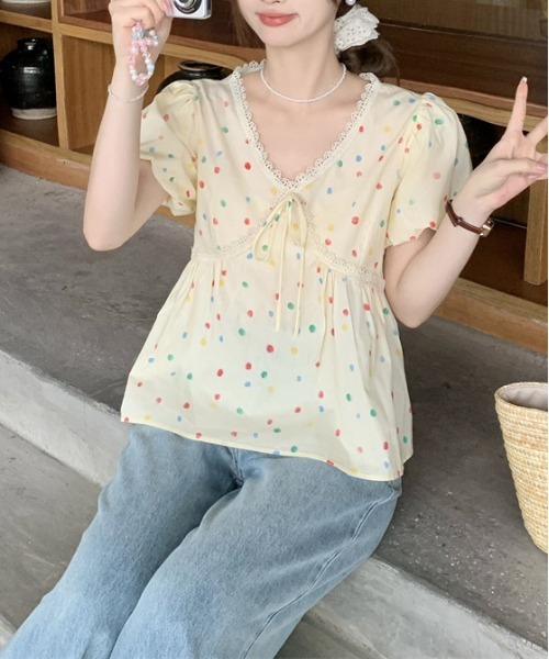 gossip!ロサンゼルス(ゴシップロサンゼルス)の「Y2K レースVネックリボン パフスリーブブラウス(Tシャツ/カットソー・レディース・ベージュ/ベージュ系その他・FREE)」の13枚目の写真