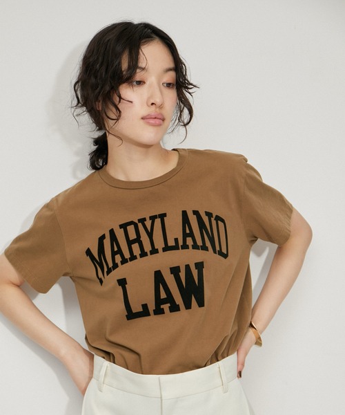 REMI RELIEF（レミレリーフ）の「【REMI RELIEF(レミレリーフ)】LOGO TEE (MARYLAND LAW)（Tシャツ/カットソー・レディース・ホワイト/ブラウン/ピンク・S）」の2枚目の写真