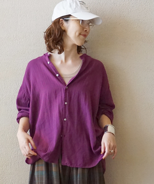 JOURNAL STANDARD LUXE(ジャーナルスタンダード ラックス)の「【ARMEN 】GAUZE UTILITY BANDED COLLAR SHIRT(シャツ/ブラウス・レディース・ブラック/ライトグレー/ホワイト/パープル・3)」の2枚目の写真