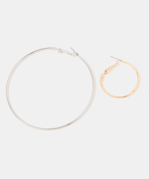 FOREVER 21（フォーエバー トゥエンティーワン）の「フープピアスセット（ピアス（両耳用）・レディース・シルバー/ゴールド・FREE）」の3枚目の写真