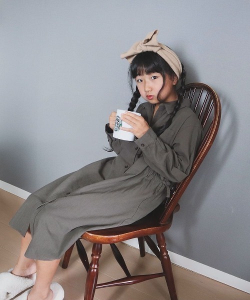 ikka（イッカ）の「【親子コーデ】8分袖スキッパーシャツワンピース（120~160cm）（シャツワンピース・キッズ・ライム/ブルー・120/130/140/150/160）」の3枚目の写真