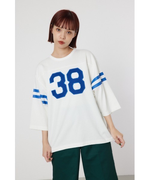 RODEO CROWNS WIDE BOWL(ロデオクラウンズワイドボウル)の「GOOD OLD CLフットボールシャツ(Tシャツ/カットソー・レディース・オフホワイト/イエロー/チャコールグレー/ダークグリーン・FREE)」の1枚目の写真