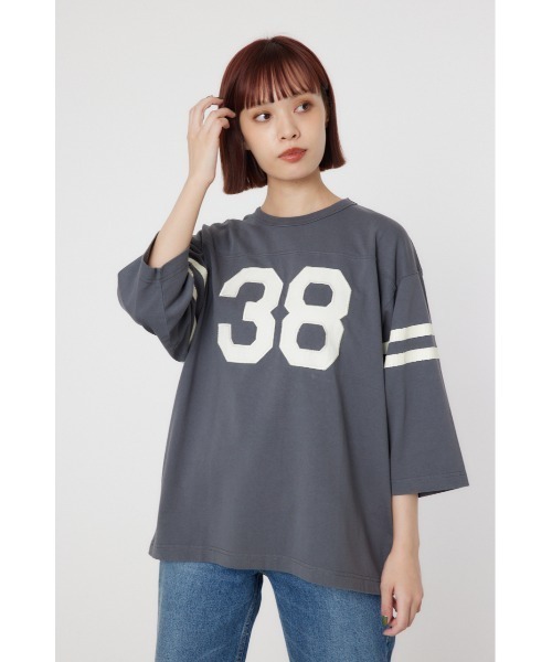 RODEO CROWNS WIDE BOWL(ロデオクラウンズワイドボウル)の「GOOD OLD CLフットボールシャツ(Tシャツ/カットソー・レディース・オフホワイト/イエロー/チャコールグレー/ダークグリーン・FREE)」の2枚目の写真