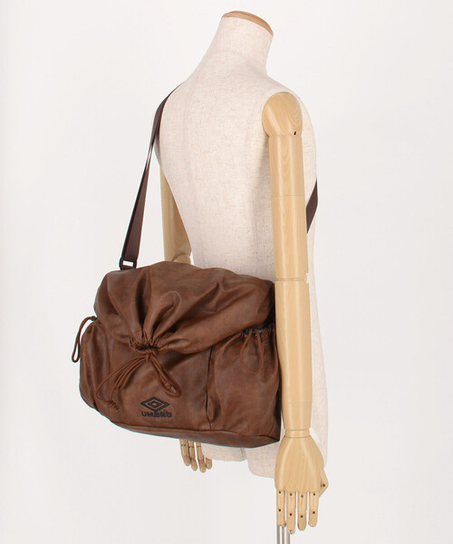 UMBRO/アンブロ SP PU LOGO SHOULDER BAG/別注 刺繍ロゴ ショルダーバッグ（ショルダーバッグ）｜UMBRO（アンブロ）