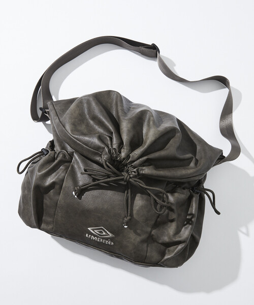 UMBRO/アンブロ SP PU LOGO SHOULDER BAG/別注 刺繍ロゴ ショルダーバッグ（ショルダーバッグ）｜UMBRO（アンブロ）