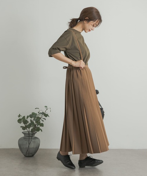 URBAN RESEARCH DOORS（アーバンリサーチドアーズ）の「プリーツサロペットスカート（スカート・レディース・ブラック/キャメル・MEDIUM）」の7枚目の写真