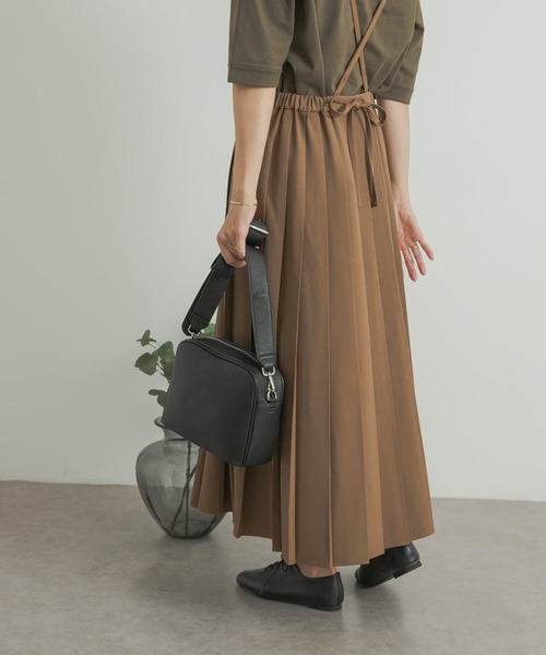 URBAN RESEARCH DOORS（アーバンリサーチドアーズ）の「プリーツサロペットスカート（スカート・レディース・ブラック/キャメル・MEDIUM）」の13枚目の写真