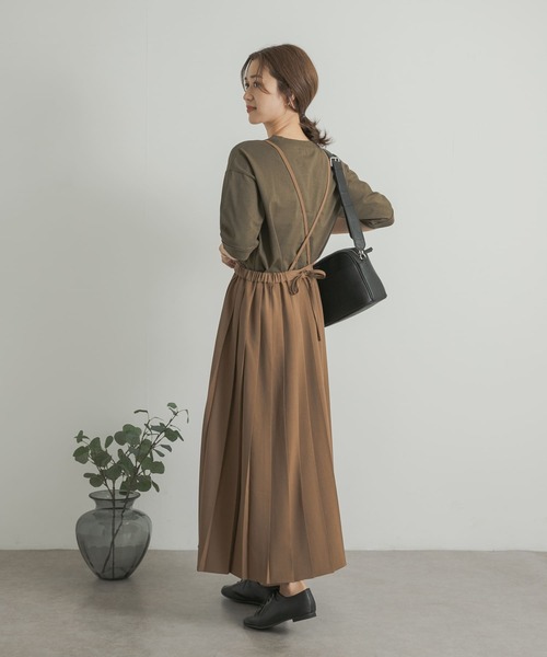 URBAN RESEARCH DOORS（アーバンリサーチドアーズ）の「プリーツサロペットスカート（スカート・レディース・ブラック/キャメル・MEDIUM）」の15枚目の写真