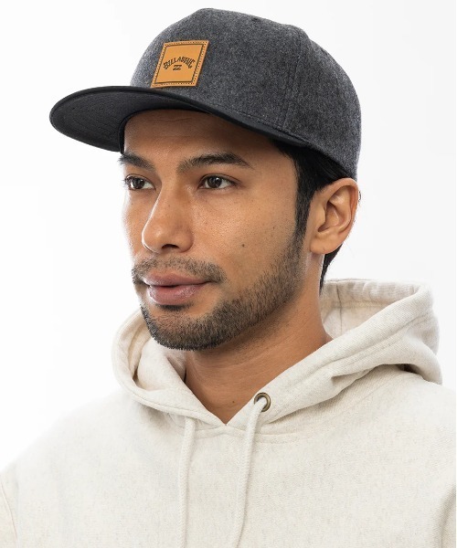 BILLABONG(ビラボン)の「BILLABONG メンズ STACKED SNAPBACK キャップ 【2024年秋冬モデル】/ビラボンスナップバックキャップ(キャップ・メンズ・ブラック/ブラウン系その他/チャコールグレー/グリーン系その他・FREE)」の2枚目の写真