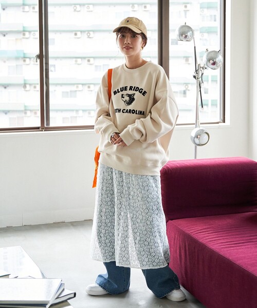 【美品】LOUNGE LIZARD フロッキーロゴプリント スウェット 美品】LOUNGE LIZARD フロッキーロゴプリント スウェット