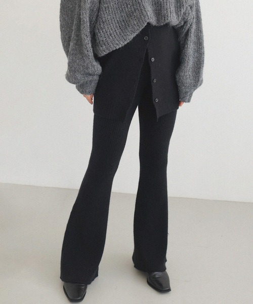 LIAN(リアン)の「リブニットフレアパンツ(その他パンツ・レディース・ブラック/アイボリー/グレー・FREE)」の3枚目の写真