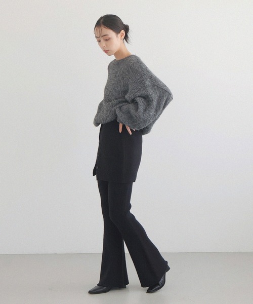 LIAN(リアン)の「リブニットフレアパンツ(その他パンツ・レディース・ブラック/アイボリー/グレー・FREE)」の4枚目の写真