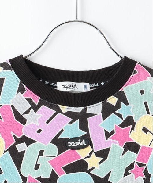 X-girl Stages(エックスガールステージス)の「ロゴ総柄トレーナー(スウェット・キッズ・オフホワイト/ブラック・80cm/90cm/100cm/110cm/120cm/130cm/140cm)」の7枚目の写真