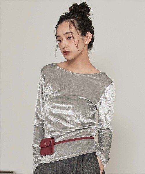 miette(ミエット)の「前後2wayUネックベロアトップス(Tシャツ/カットソー・レディース・シルバー/ブラック/ブラウン/ライトベージュ・FREE)」の4枚目の写真