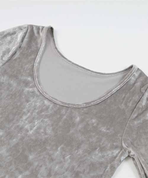 miette(ミエット)の「前後2wayUネックベロアトップス(Tシャツ/カットソー・レディース・シルバー/ブラック/ブラウン/ライトベージュ・FREE)」の6枚目の写真