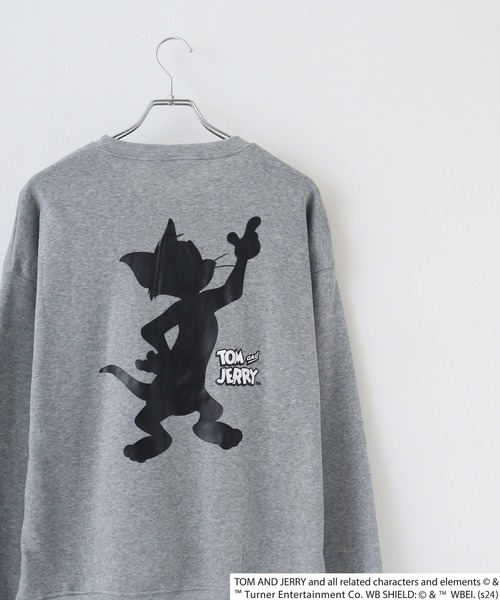 FUNALIVE(ファンアライブ)の「TOM&JERRY Fleece lining back print big sweatshirt / トムとジェリー 裏起毛 バックプリントビッグトレーナー unisex(スウェット・メンズ・オートミール/ベージュ/チャコール/ダークグリーン系1/ダークグリーン/ヘザーチャコール/杢グレー/チャコールアッシュ/ブラック系1/ホワイト系1/ブラック/ホワイト系2/ネイビー/ヘザーグレー/チャコールグレー/グレイッシュベージュ・M/L/XL)」の9枚目の写真