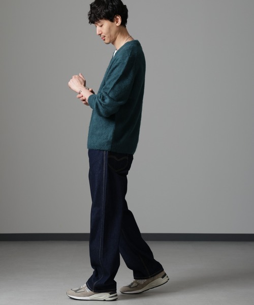 NANO universe(ナノユニバース)の「モヘヤブレンド起毛Vネックニット(ニット/セーター・メンズ・オフホワイト/ダークグリーン・M/L)」の12枚目の写真