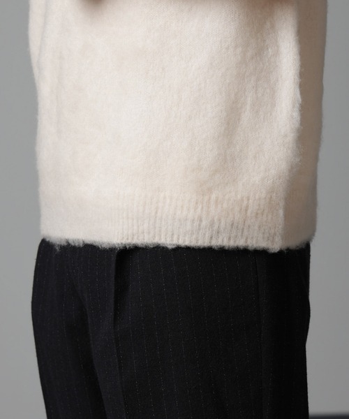 NANO universe(ナノユニバース)の「モヘヤブレンド起毛Vネックニット(ニット/セーター・メンズ・オフホワイト/ダークグリーン・M/L)」の7枚目の写真