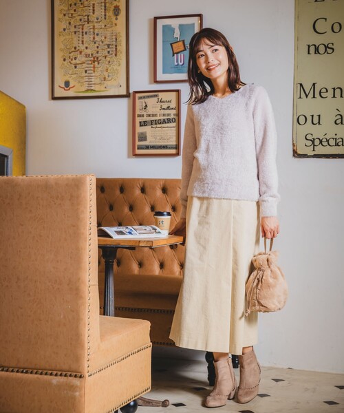 ITS'DEMO（イッツデモ）の「◆【手洗い可】フェザーVネックニット（ニット/セーター・レディース・オフホワイト/チャコールグレー/サックスブルー/ピンク/ベージュ・00）」の8枚目の写真