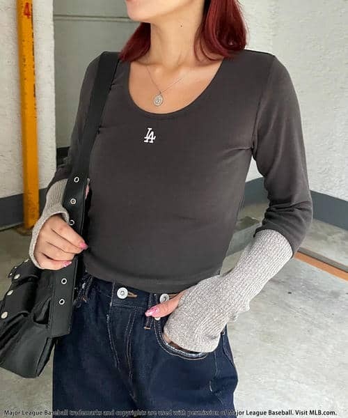 BACK TO THE FIELD（バック トゥー ザ フィールド）の「【MLB】カラーブロックショートトップス（Tシャツ/カットソー・レディース・オフホワイト/グレー/ブラック・FREE）」の22枚目の写真