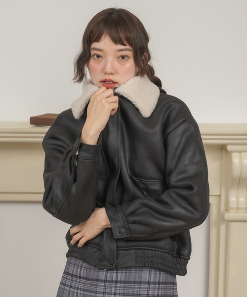 Birthday room(バースデイルーム)の「襟ボアレザージャケット / boa liner fake leather blouson(ブルゾン・レディース・ブラック/ベージュ・FREE)」の5枚目の写真