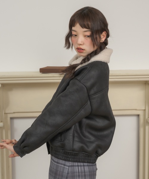 Birthday room(バースデイルーム)の「襟ボアレザージャケット / boa liner fake leather blouson(ブルゾン・レディース・ブラック/ベージュ・FREE)」の8枚目の写真