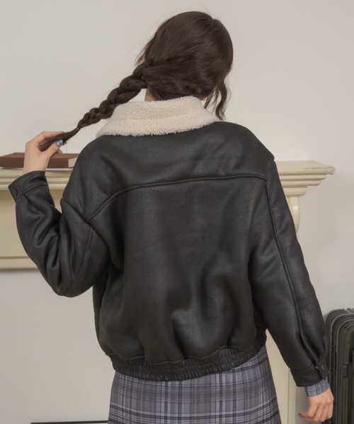 Birthday room(バースデイルーム)の「襟ボアレザージャケット / boa liner fake leather blouson(ブルゾン・レディース・ブラック/ベージュ・FREE)」の9枚目の写真