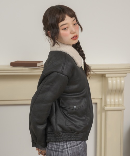 Birthday room(バースデイルーム)の「襟ボアレザージャケット / boa liner fake leather blouson(ブルゾン・レディース・ブラック/ベージュ・FREE)」の10枚目の写真