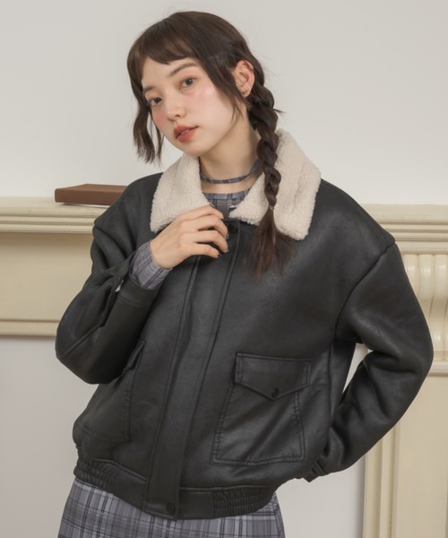 Birthday room(バースデイルーム)の「襟ボアレザージャケット / boa liner fake leather blouson(ブルゾン・レディース・ブラック/ベージュ・FREE)」の11枚目の写真