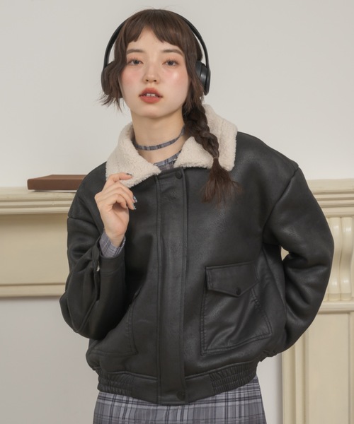 Birthday room(バースデイルーム)の「襟ボアレザージャケット / boa liner fake leather blouson(ブルゾン・レディース・ブラック/ベージュ・FREE)」の12枚目の写真