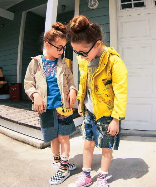 DENIM DUNGAREE（デニムダンガリー）の「Scribble Mountain Hoodie（マウンテンパーカー・キッズ・イエロー・110/100/120）」の2枚目の写真