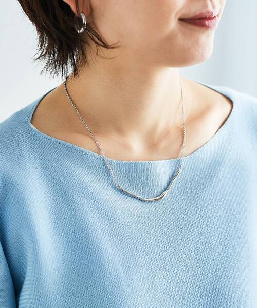 le.coeur blanc（ルクールブラン）の「ニュアンスバーネックレス（ネックレス・レディース・ゴールド/シルバー・FREE）」の4枚目の写真