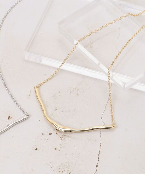 le.coeur blanc（ルクールブラン）の「ニュアンスバーネックレス（ネックレス・レディース・ゴールド/シルバー・FREE）」の7枚目の写真